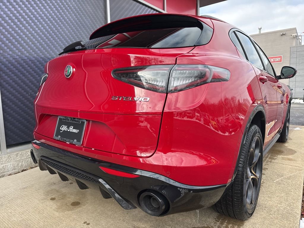 New 2025 Alfa Romeo Stelvio Sprint image 3
