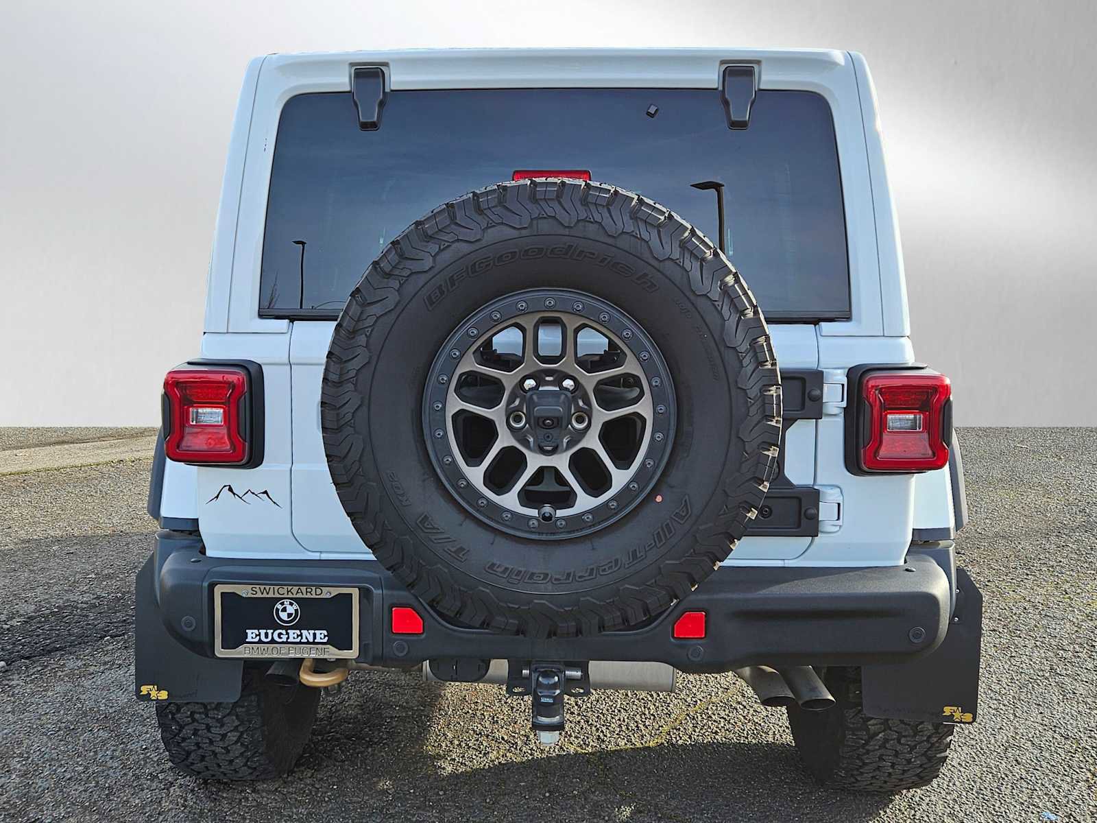 Used 2022 Jeep Wrangler Unlimited Rubicon w/ Xtreme Recon 35" Tire Package image 4