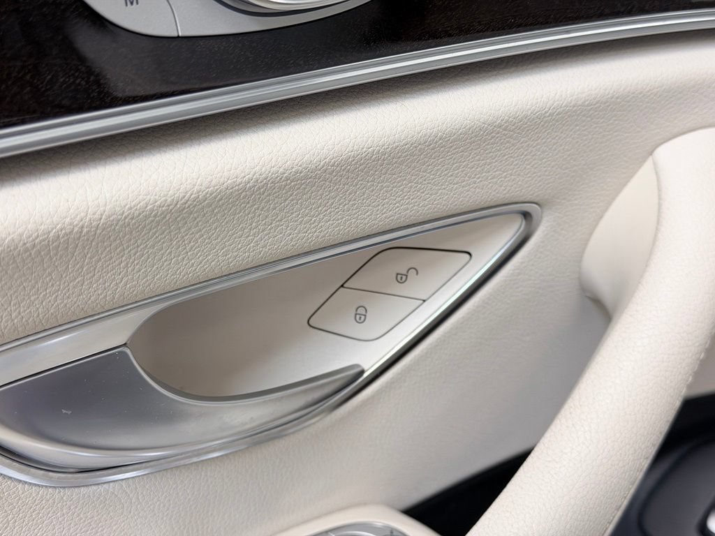 Used 2019 Mercedes-Benz E 300 image 12