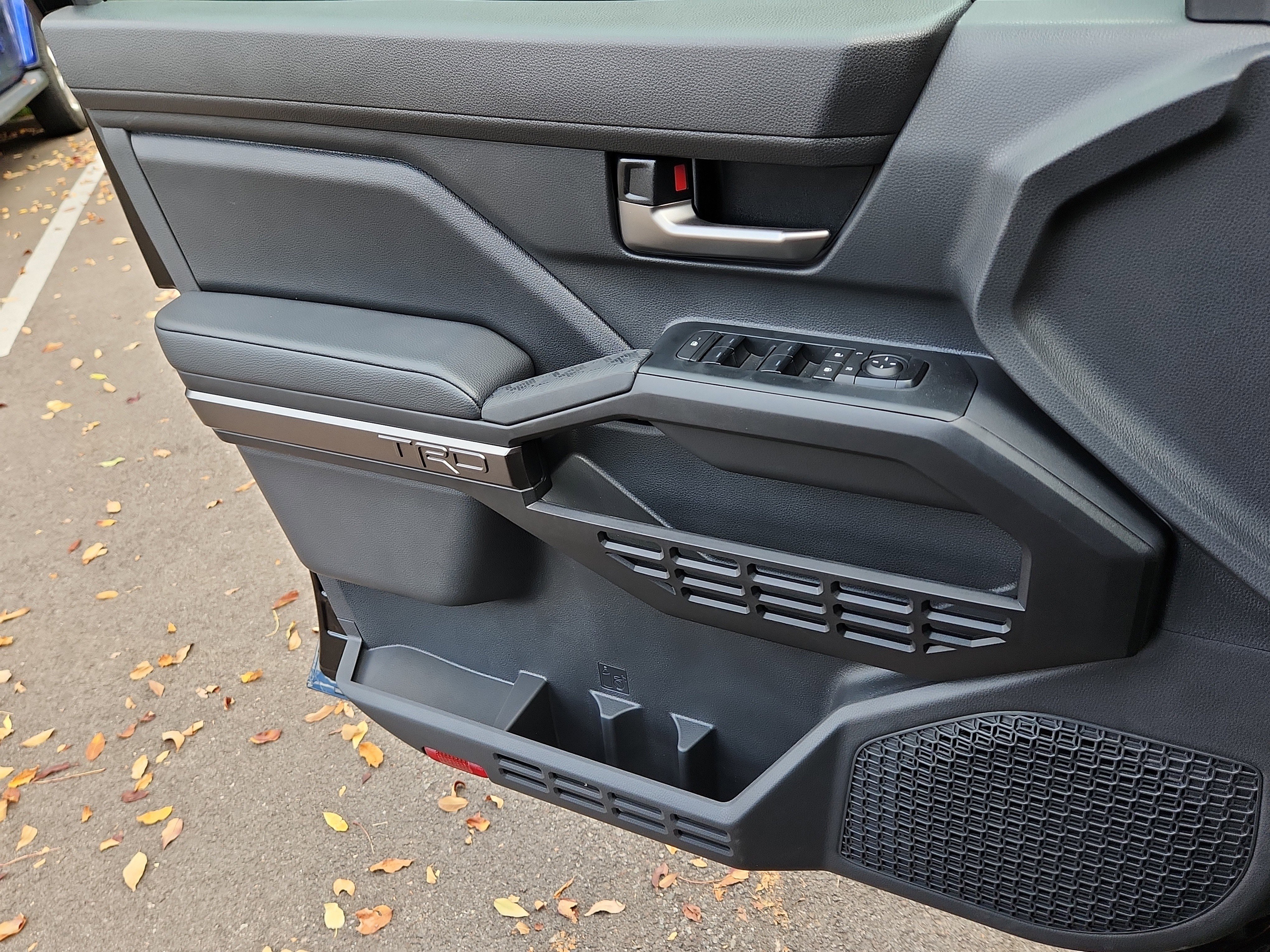 New 2025 Toyota Tacoma TRD Off-Road image 6
