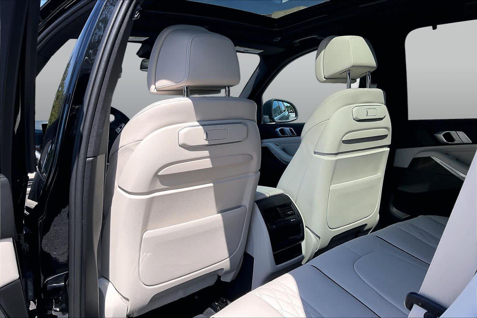 Used 2024 BMW X5 xDrive40i w/ Executive Package AWD/4WD image 22