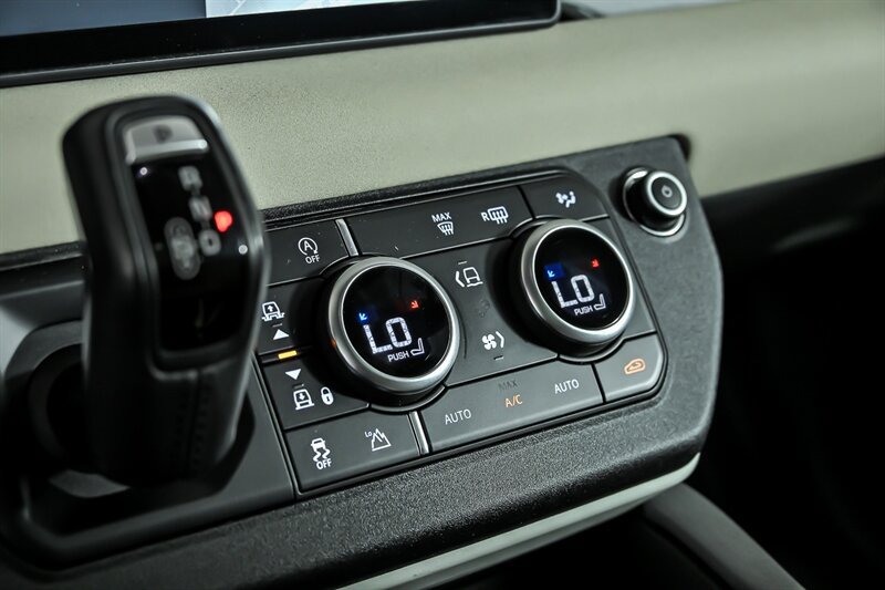 Used 2020 Land Rover Defender 110 First Edition AWD/4WD image 29
