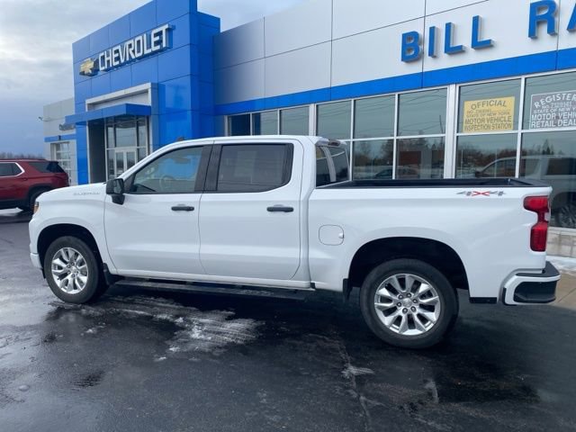 Used 2023 Chevrolet Silverado 1500 Custom AWD/4WD image 2