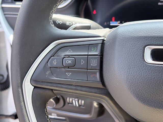 Used 2024 Jeep Grand Cherokee L Laredo AWD/4WD image 13