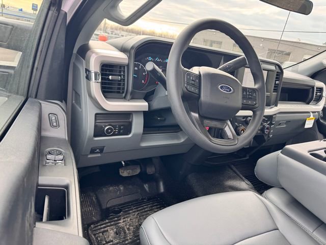 New 2025 Ford F550 4x4 Regular Cab Super Duty image 17