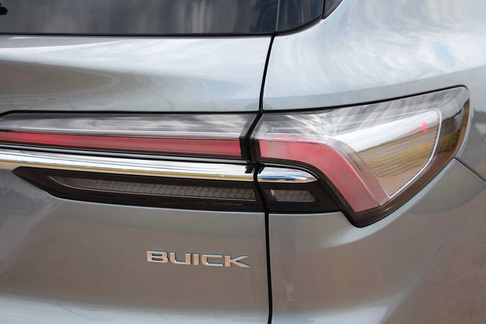 Used 2025 Buick Enclave Avenir AWD/4WD image 14