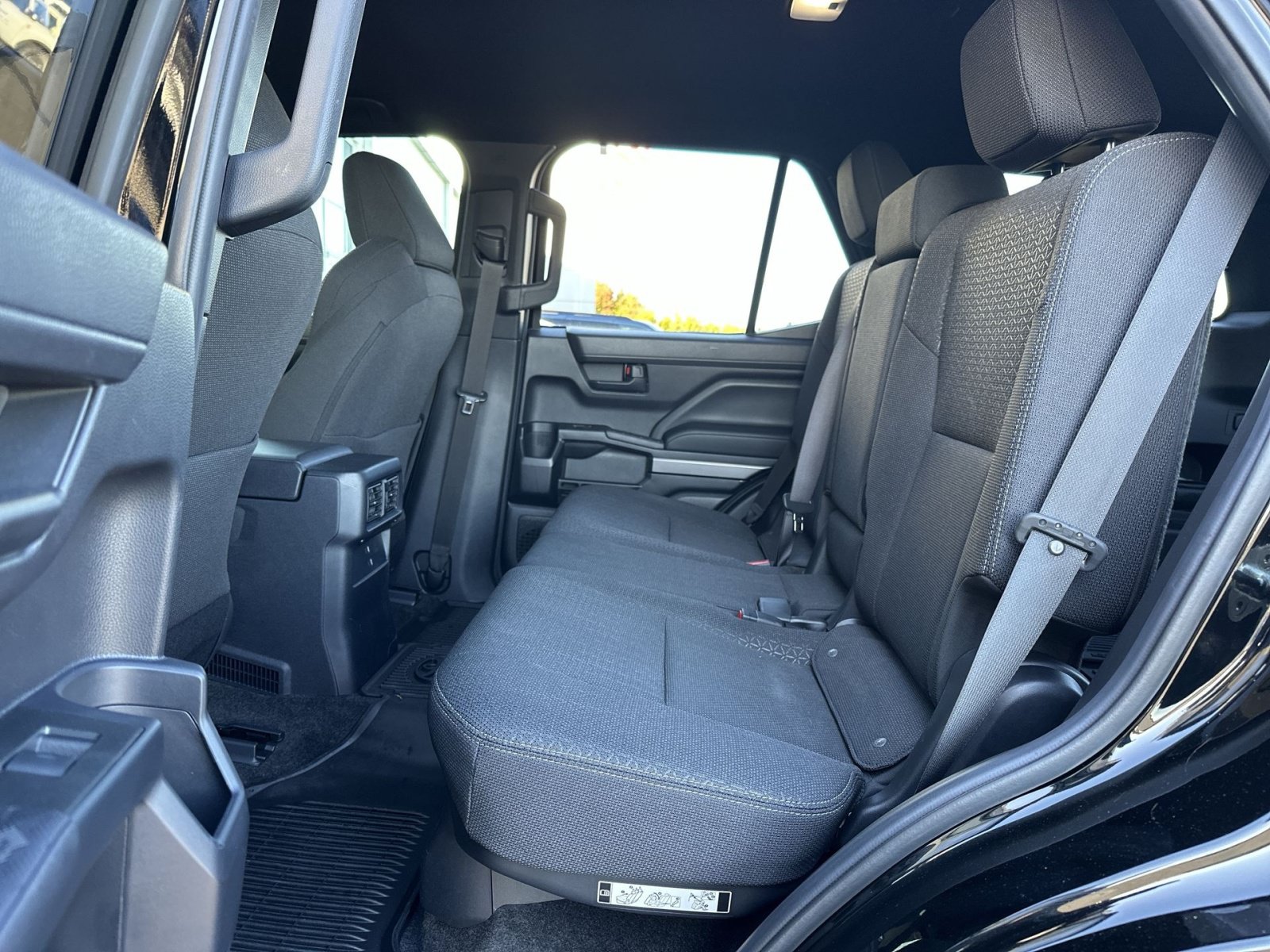Used 2025 Toyota 4Runner SR5 AWD/4WD image 25