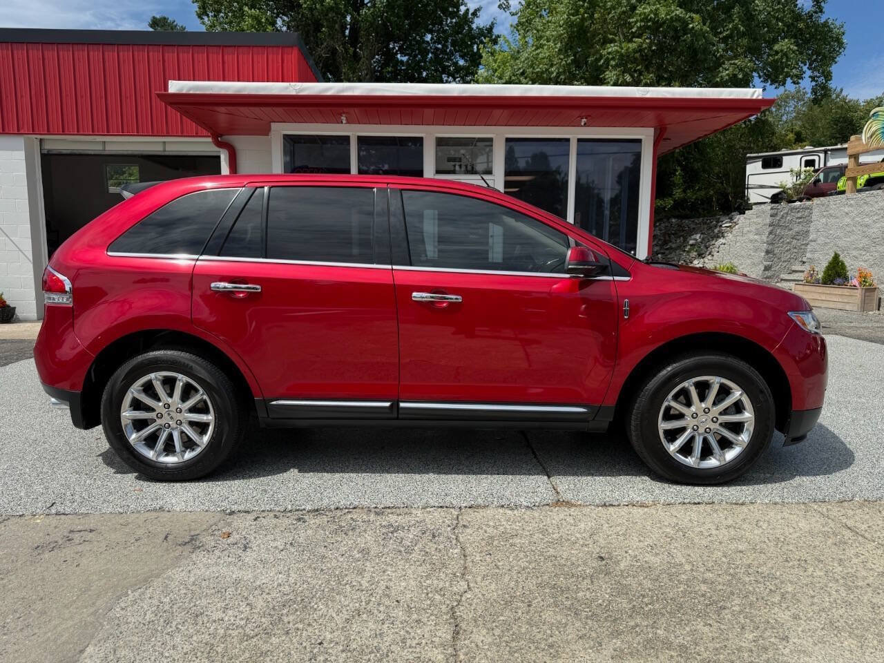 Used 2012 Lincoln MKX AWD image 13