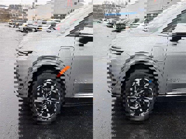 New 2025 Chevrolet Equinox EV LT image 36