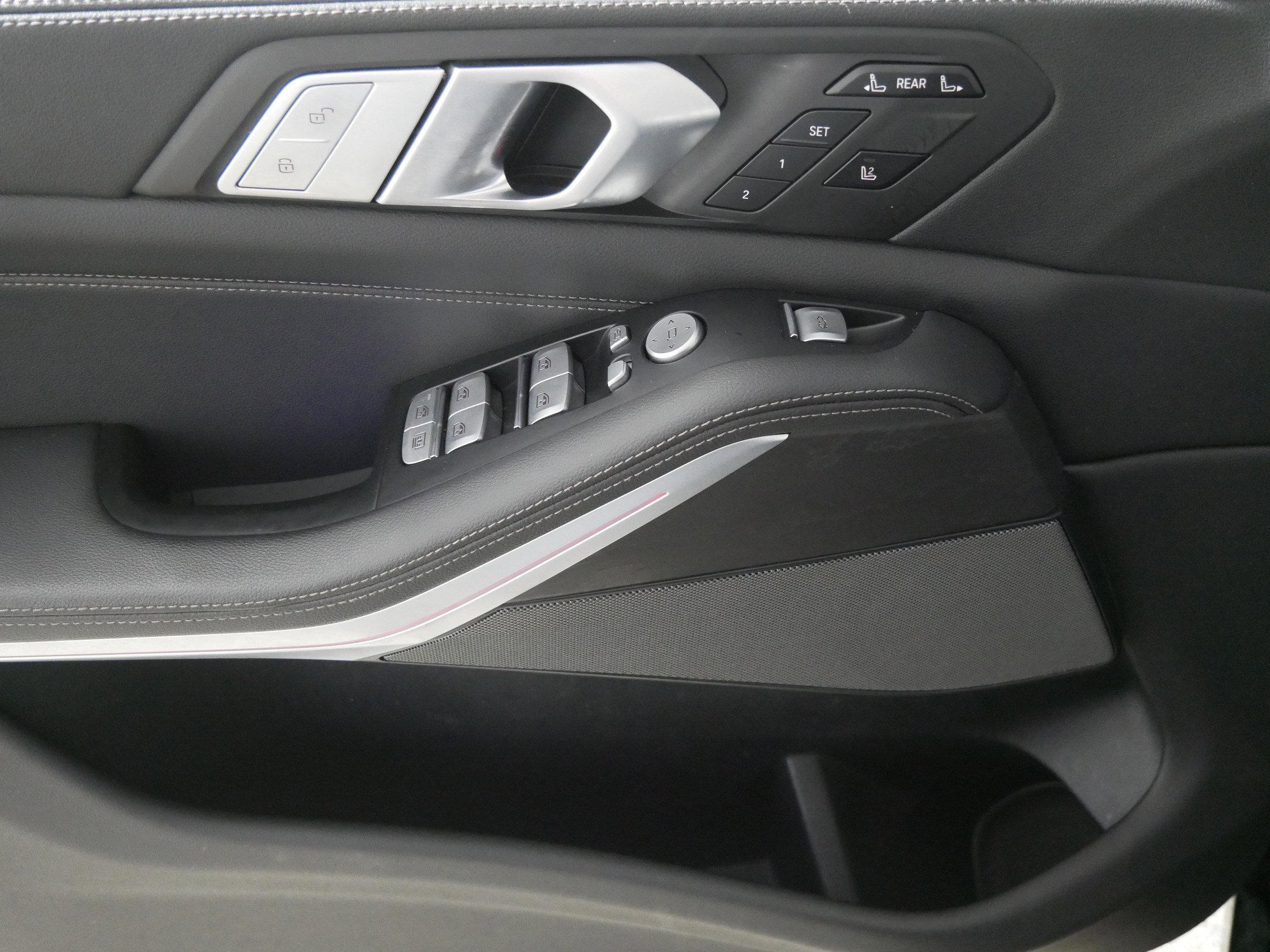 Used 2020 BMW X7 xDrive40i w/ Premium Package image 19