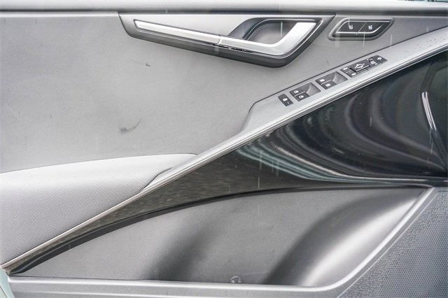 Certified 2023 Kia Niro SX Touring image 21