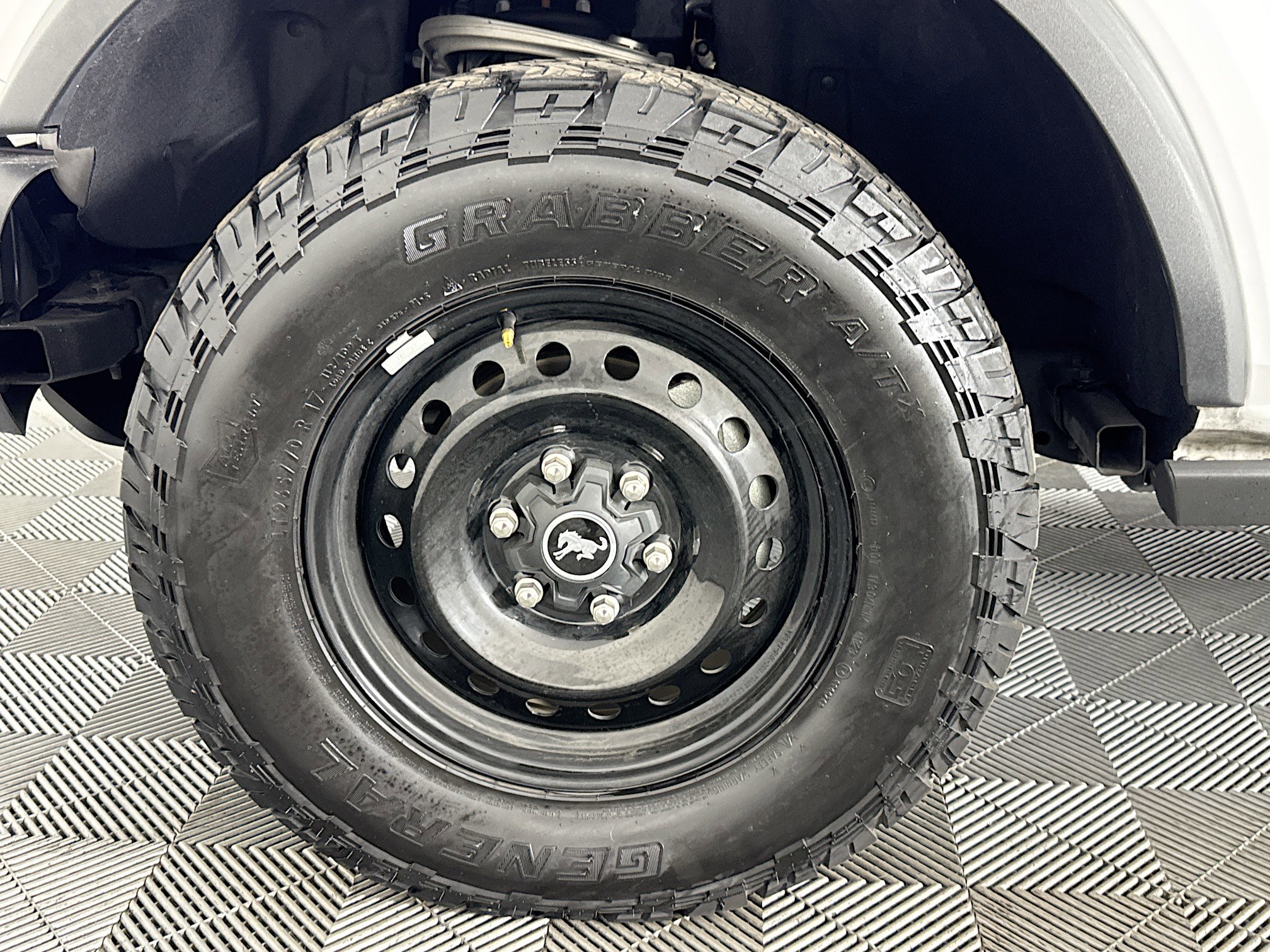 Used 2023 Ford Bronco Black Diamond image 37