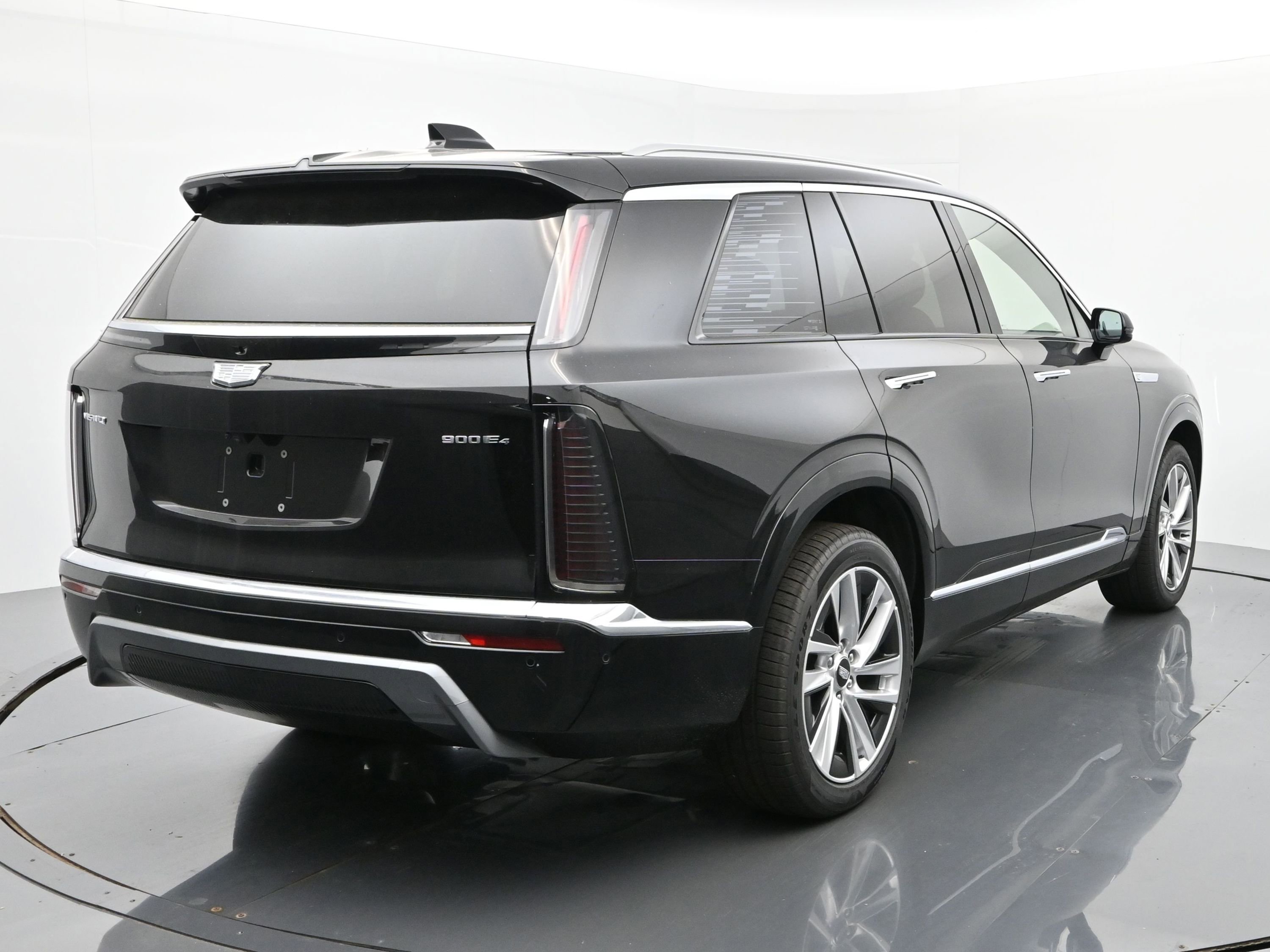 New 2026 Cadillac Vistiq Luxury w/ LPO, Floor Liner Package image 5