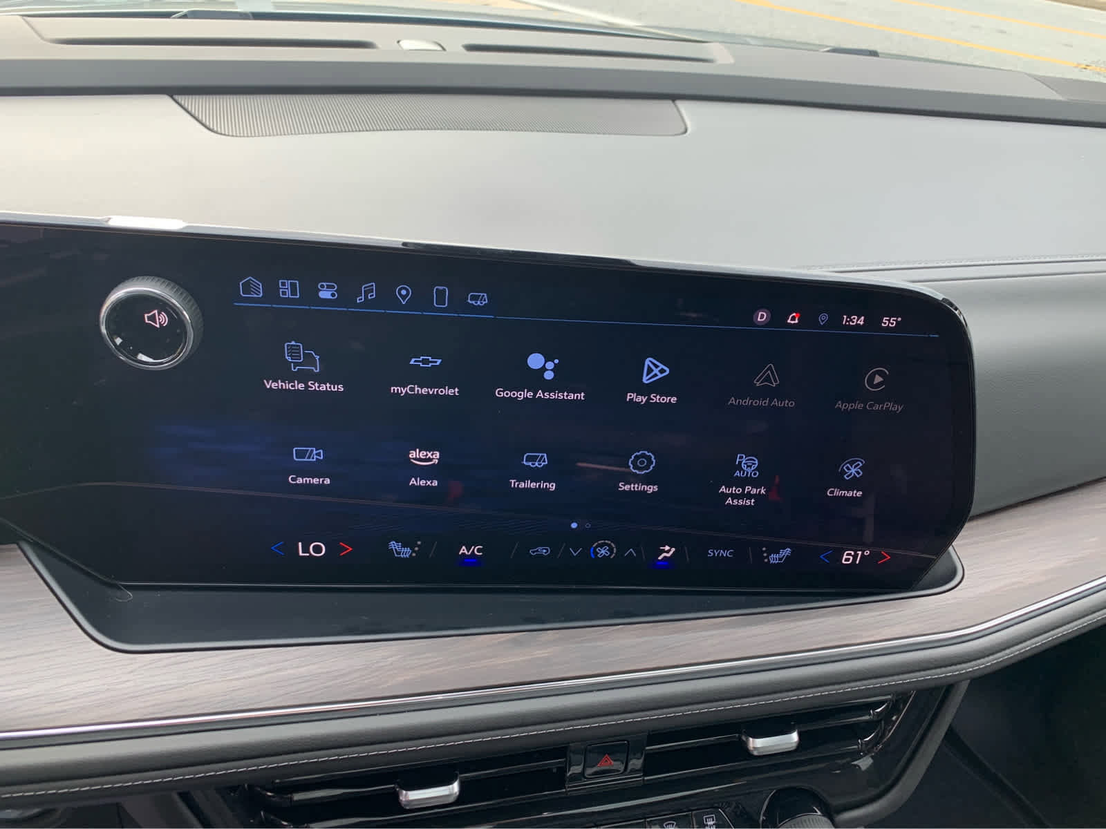 Used 2025 Chevrolet Suburban Z71 image 19