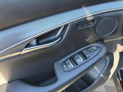 Used 2023 INFINITI QX50 Luxe AWD/4WD image 15