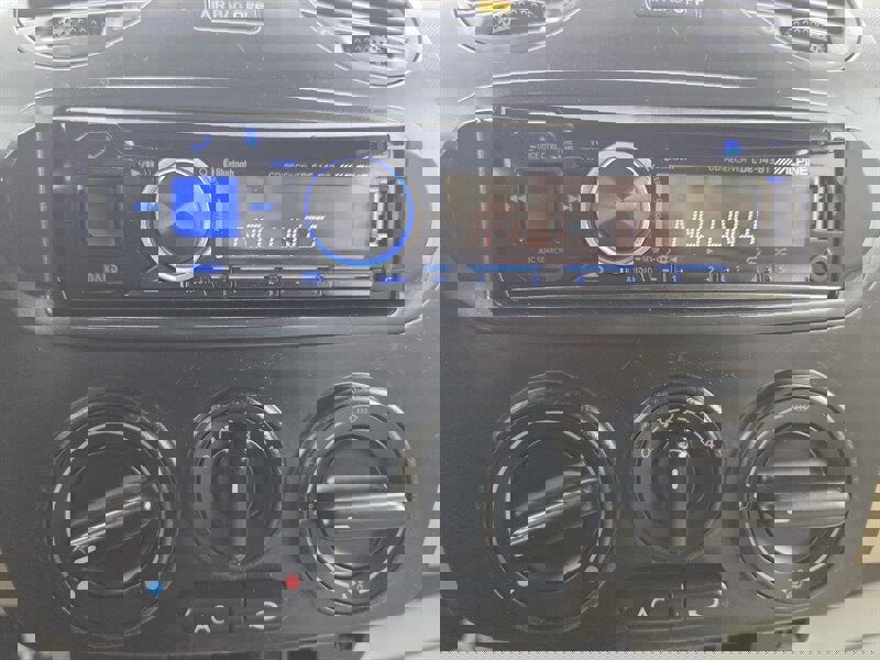 Used 2004 Volkswagen Beetle GLS image 17