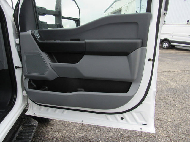 Used 2025 Ford F600 4x4 Regular Cab Super Duty w/ XL Chrome Package image 12