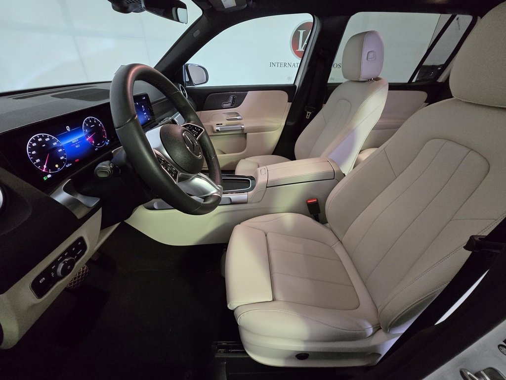 Used 2025 Mercedes-Benz GLB 250 4MATIC image 10