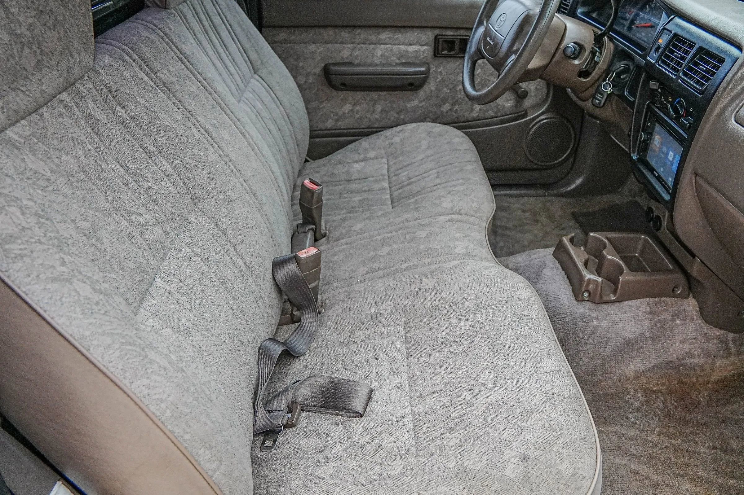 Used 2000 Toyota Tacoma 2WD Regular Cab image 36