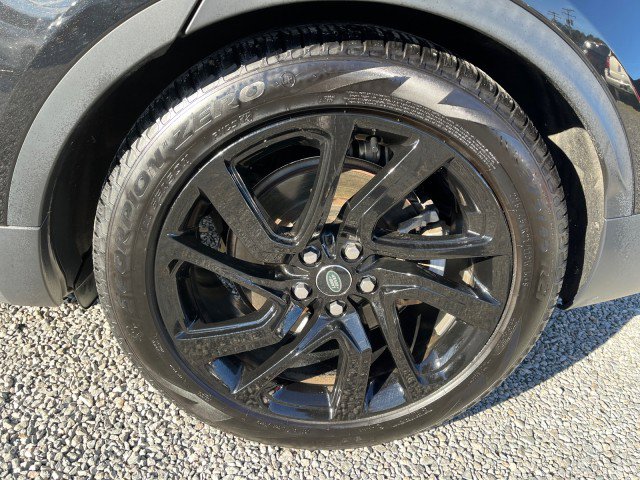 Used 2024 Land Rover Discovery S image 11