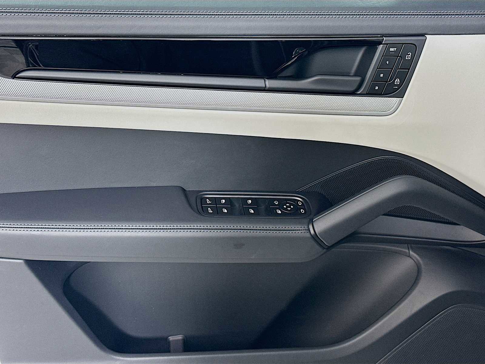 New 2026 Porsche Cayenne S image 11