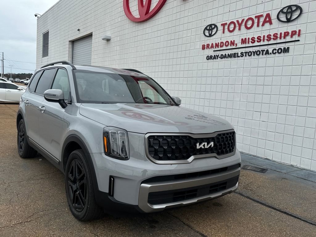 Used 2023 Kia Telluride EX X-Line image 3