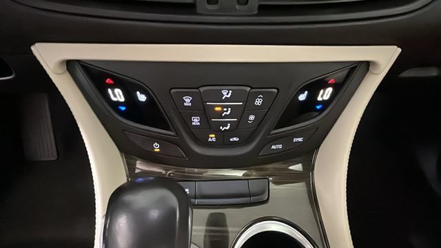 Used 2020 Buick Envision Premium AWD/4WD image 22