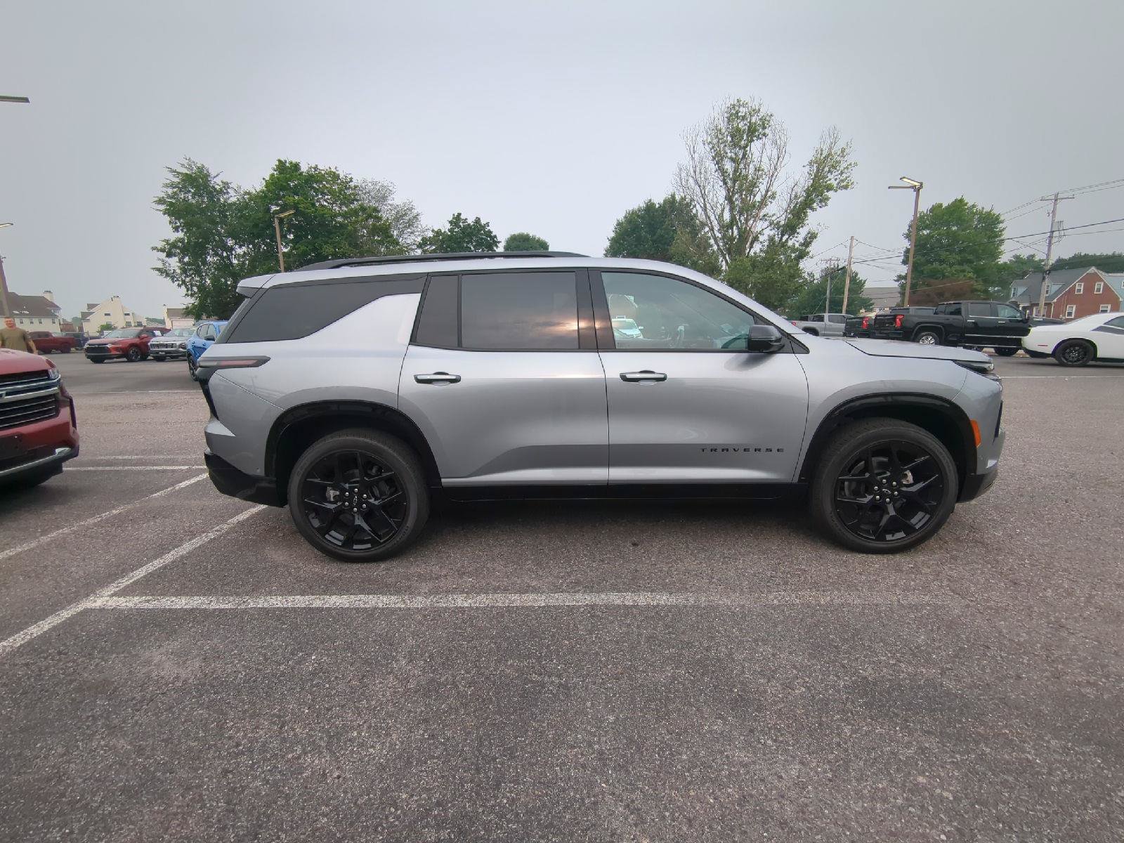 Used 2025 Chevrolet Traverse RS AWD/4WD image 8