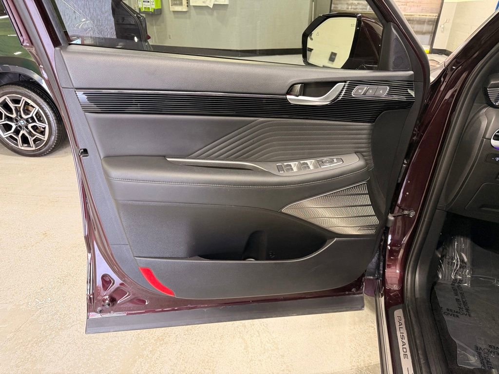Used 2023 Hyundai Palisade Calligraphy image 10