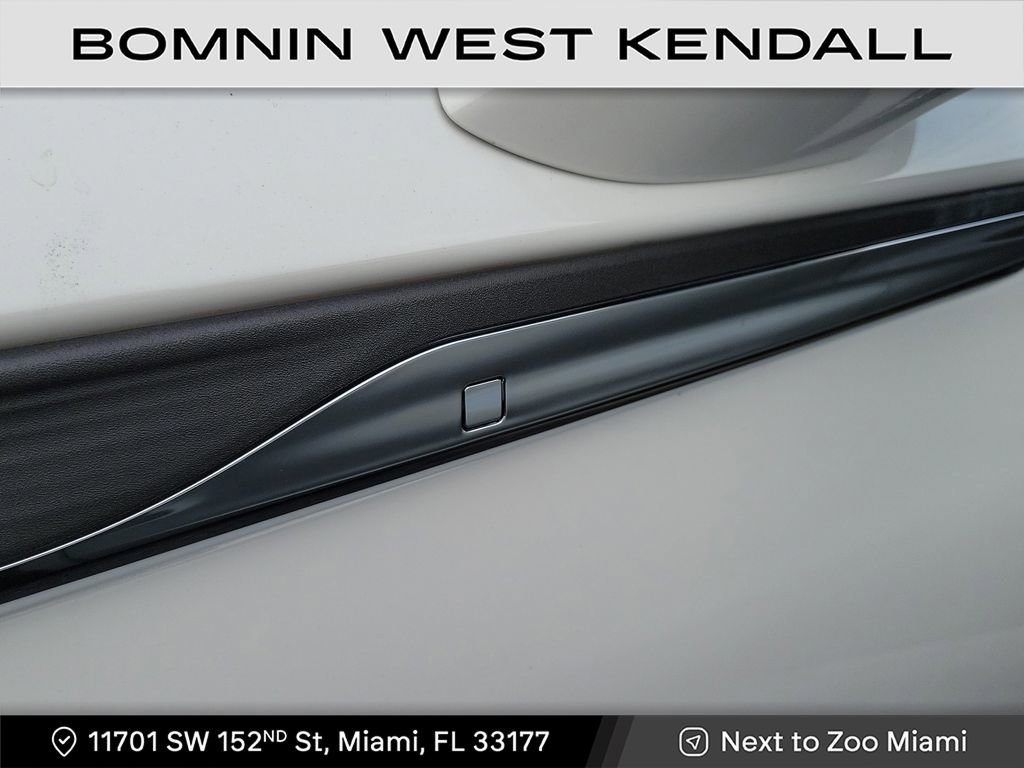 Used 2023 Lincoln Aviator Reserve image 6