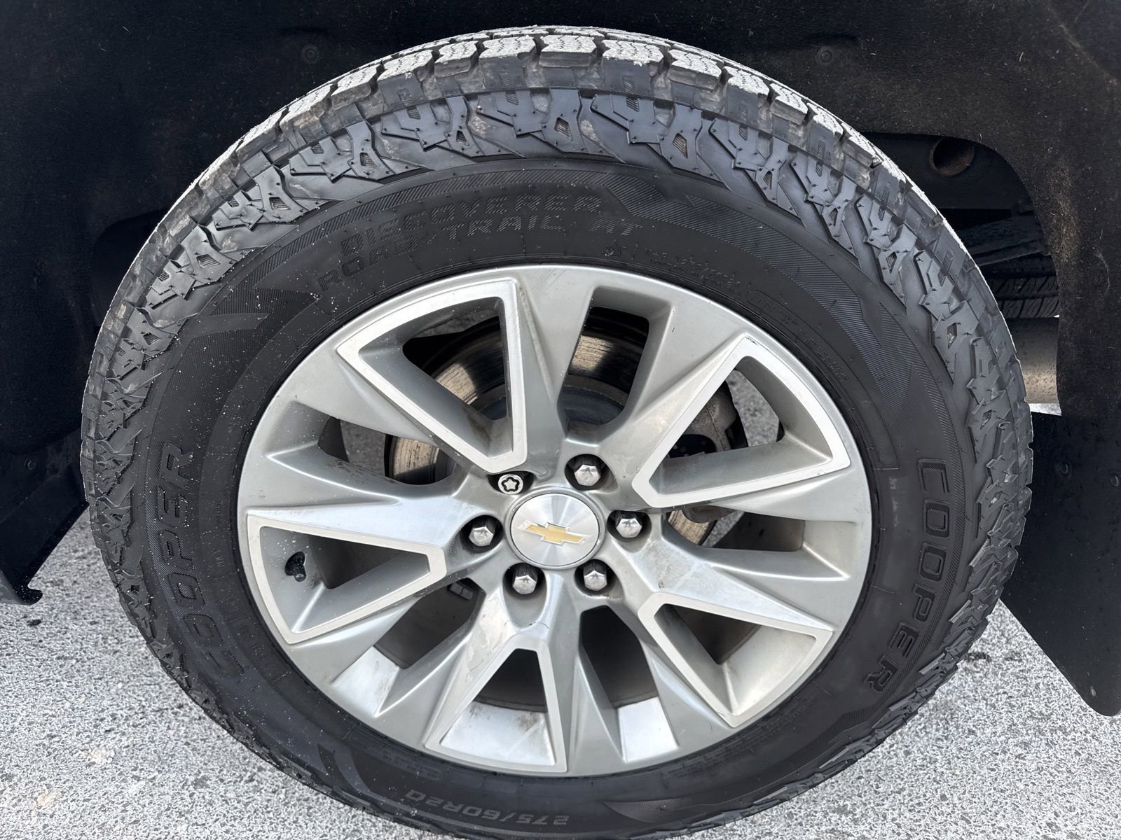 Used 2021 Chevrolet Silverado 1500 High Country w/ Technology Package image 9