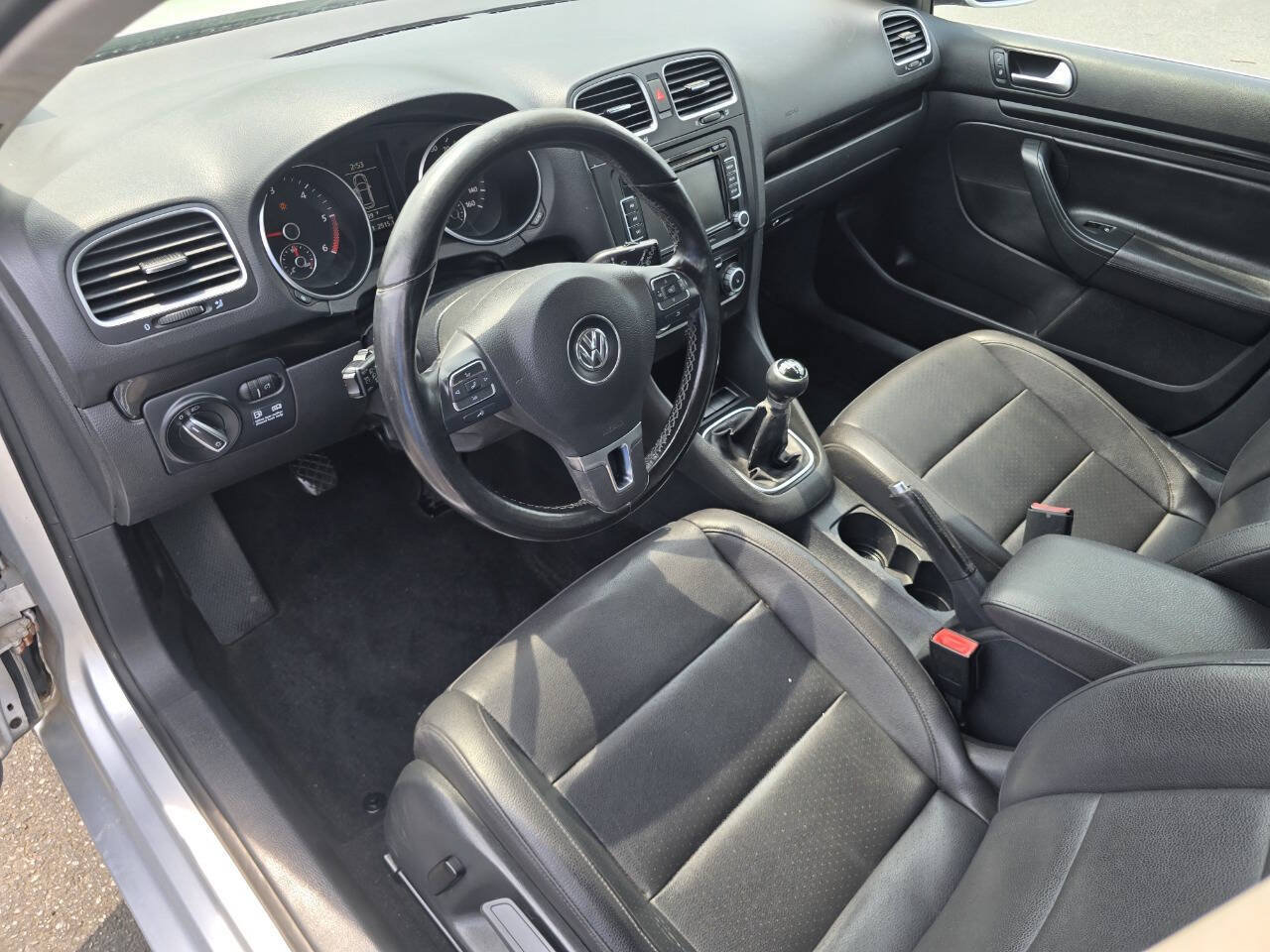 Used 2011 Volkswagen Jetta TDI FWD image 11