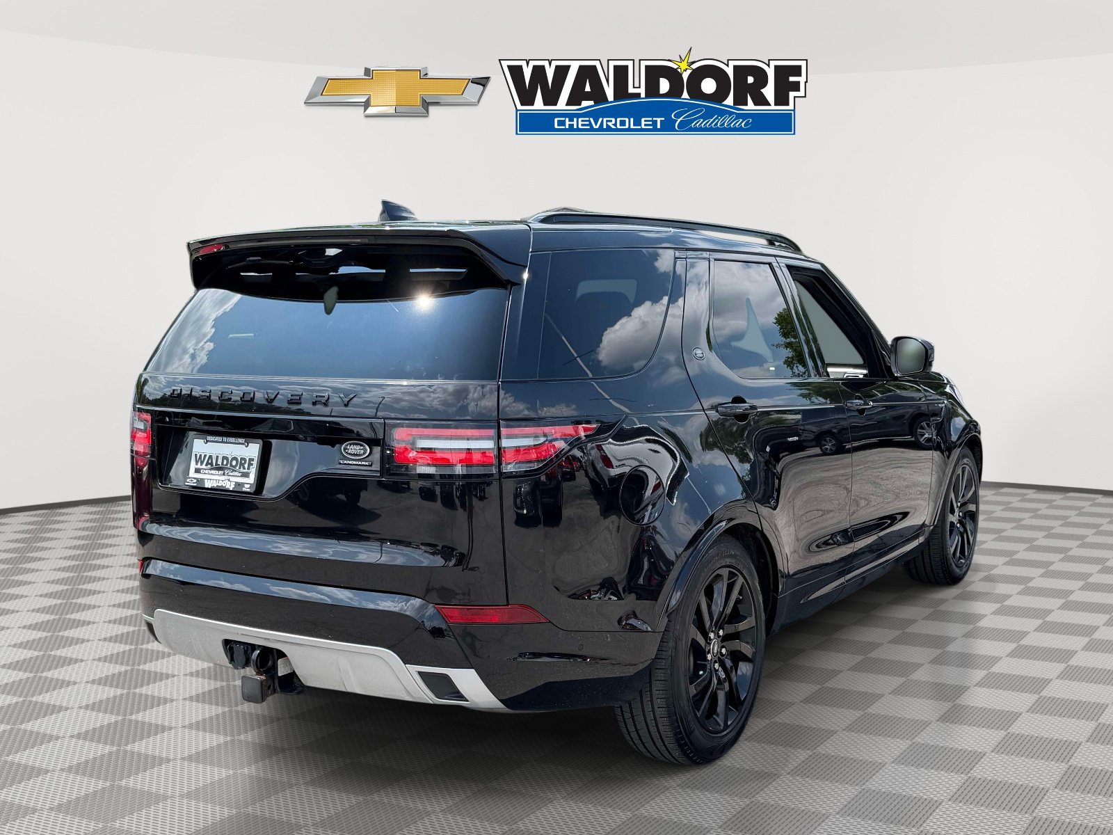 Used 2020 Land Rover Discovery Landmark AWD/4WD image 2