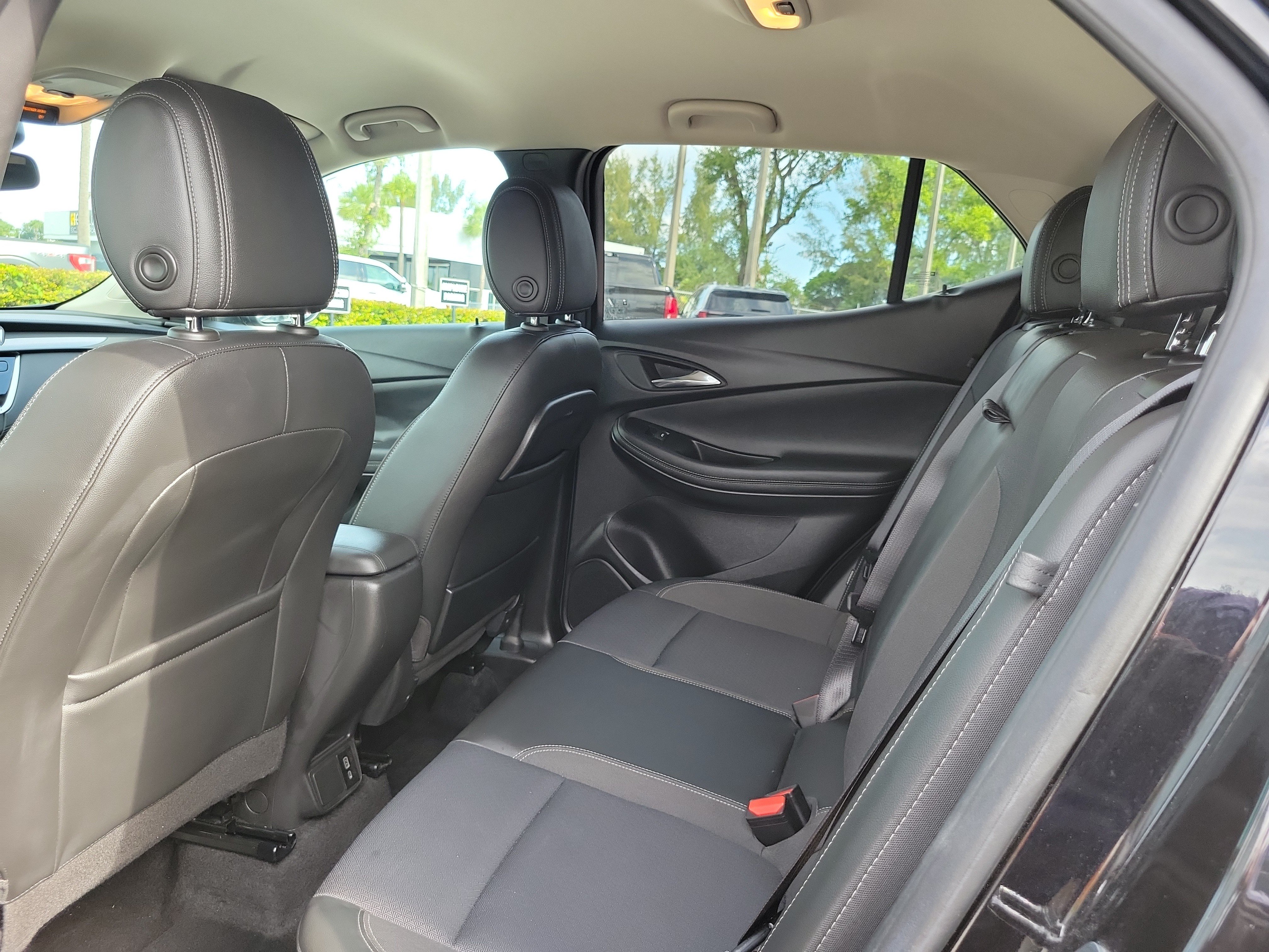 Used 2023 Buick Encore GX Select w/ Sport Touring Package FWD image 13