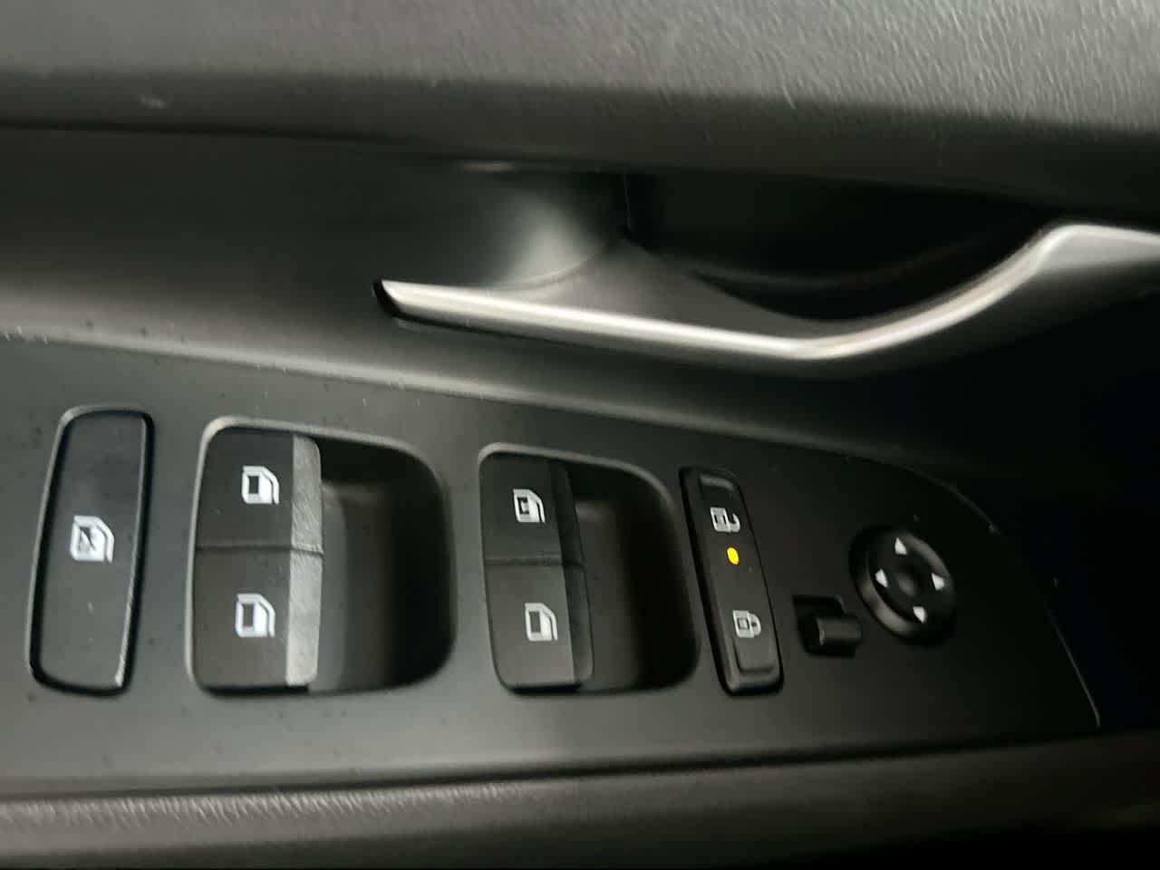 Used 2026 Hyundai Elantra SE FWD image 17