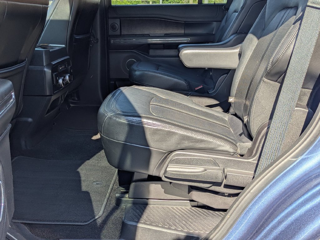 Used 2019 Ford Expedition Limited w/ Equipment Group 301A AWD/4WD image 23