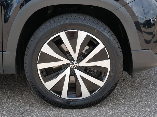 Certified 2022 Volkswagen Taos SE FWD image 9