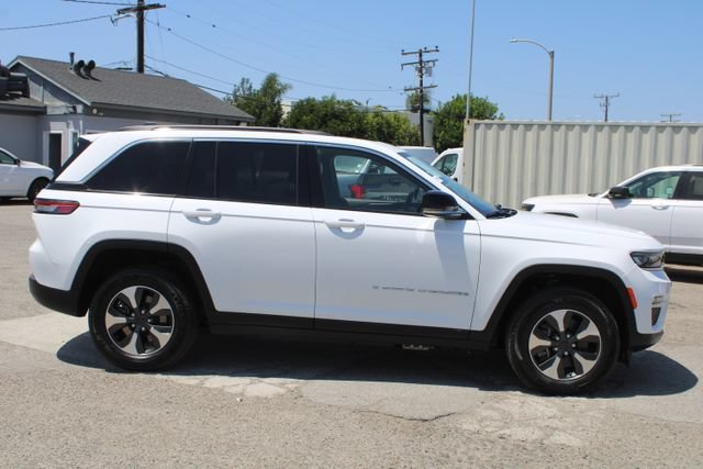 Used 2024 Jeep Grand Cherokee Limited 4xe AWD/4WD image 3