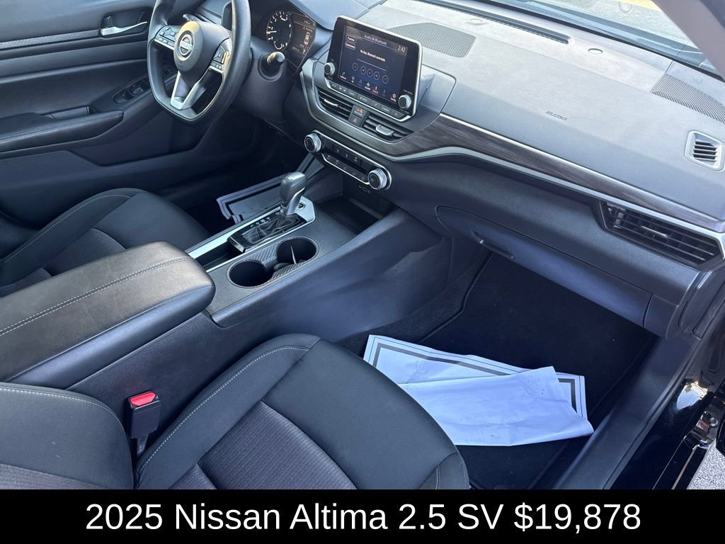 Used 2025 Nissan Altima 2.5 SV FWD image 17