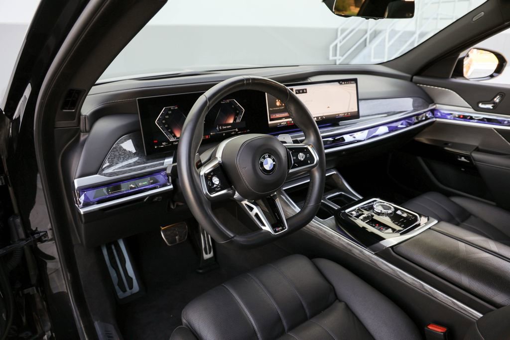 Used 2024 BMW 740i image 17