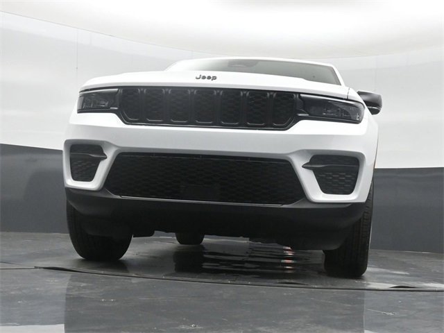 New 2025 Jeep Grand Cherokee Altitude image 35