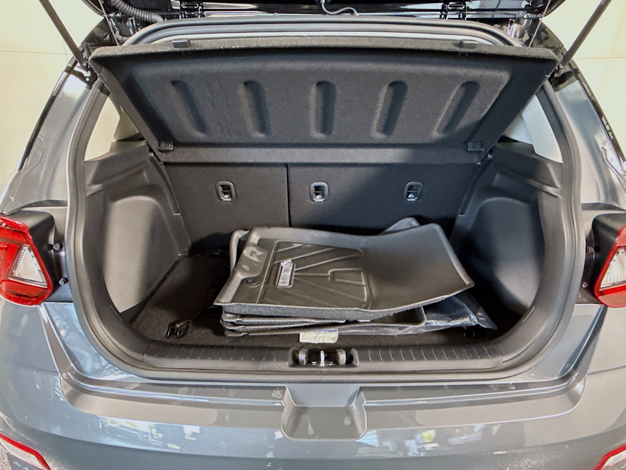 Used 2026 Hyundai Venue SEL FWD image 35
