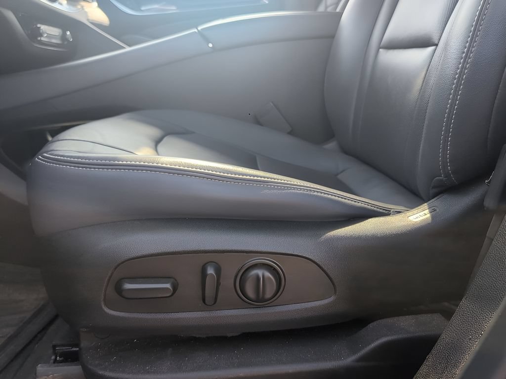 Used 2022 Buick Enclave Essence w/ Experience Buick Package AWD/4WD image 9
