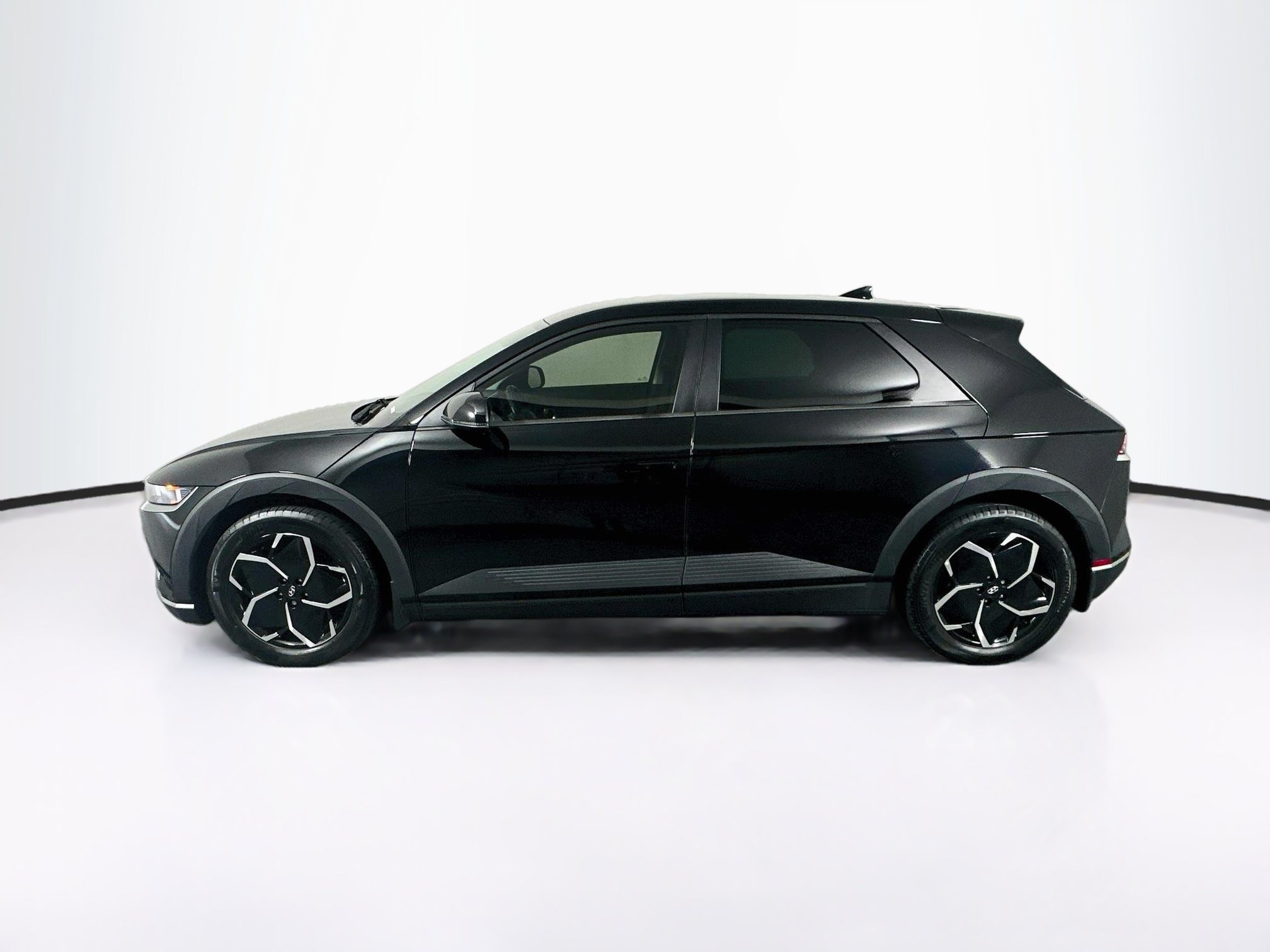 Used 2024 Hyundai Ioniq 5 SEL AWD/4WD image 4