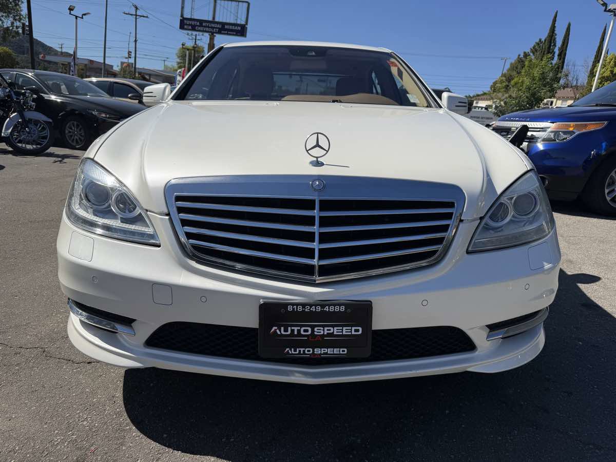 Used 2011 Mercedes-Benz S 550 Sedan image 2