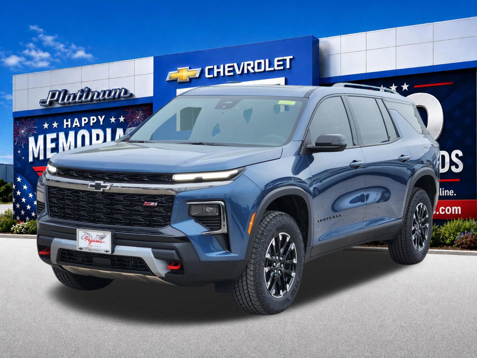 New 2026 Chevrolet Traverse Z71 w/ LPO, Floor Liner Package AWD/4WD image 2