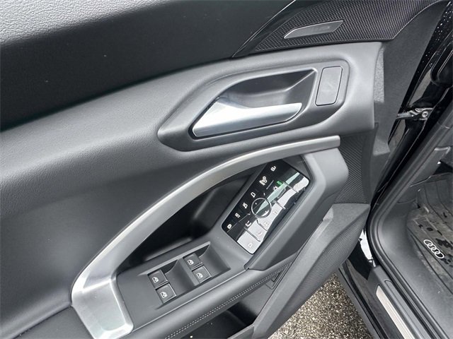 Certified 2025 Audi Q5 Premium Plus w/ Premium Plus image 19