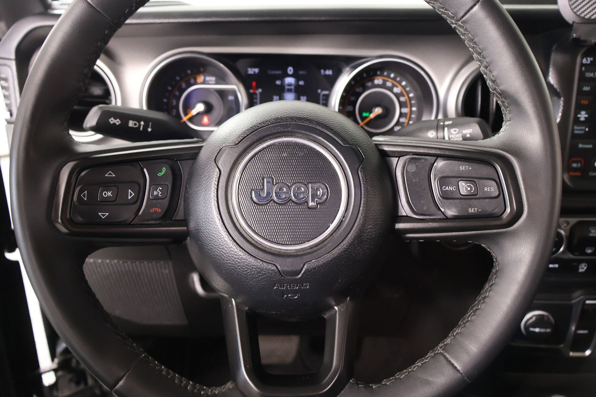 Used 2023 Jeep Gladiator Willys image 3