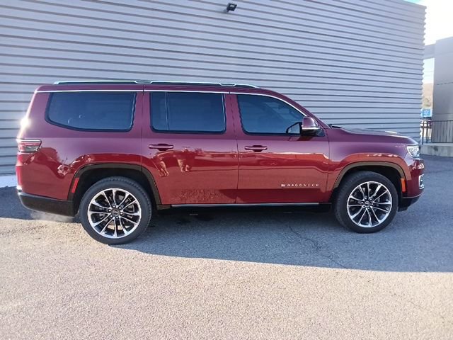 Used 2022 Jeep Wagoneer Series III w/ Premium Group I image 2