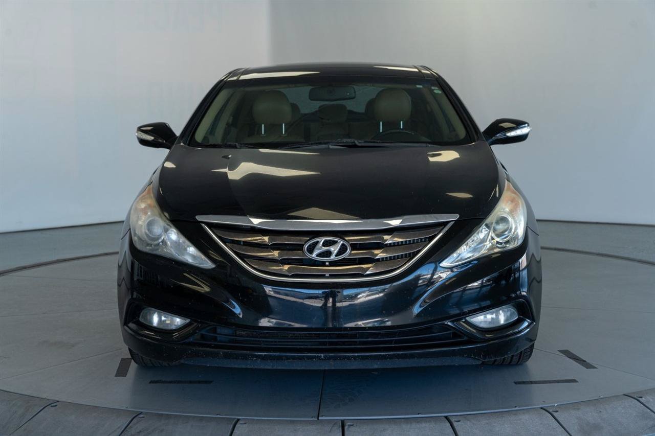 Used 2012 Hyundai Sonata Limited w/ Navigation Pkg FWD image 2